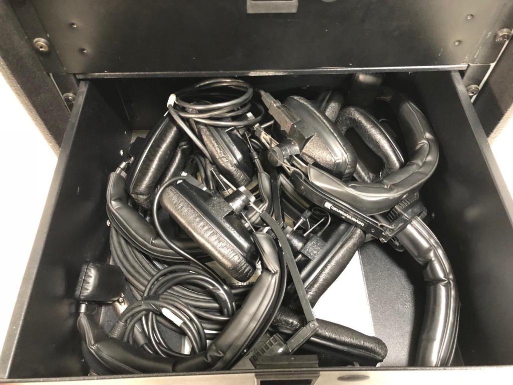 4 CHANNEL WIRELESS INTERCOM CLEAR-COM TEMPEST