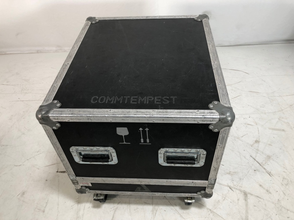 4 CHANNEL WIRELESS INTERCOM CLEAR-COM TEMPEST