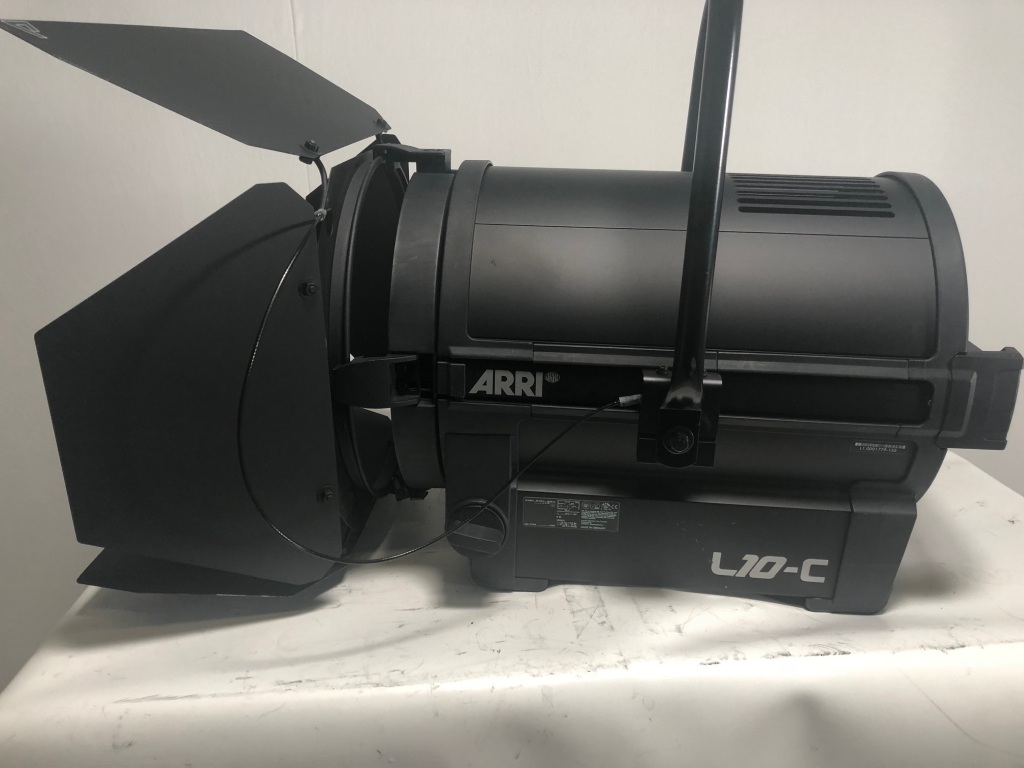 FRESNEL L10-C - P.O. - 4 LEAF BARNDOOR FRESNEL L10-C - P.O. - 4 LEAF BARNDOOR